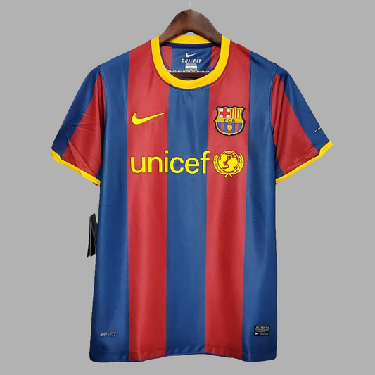 Retro Barcelona 10/11 home kit