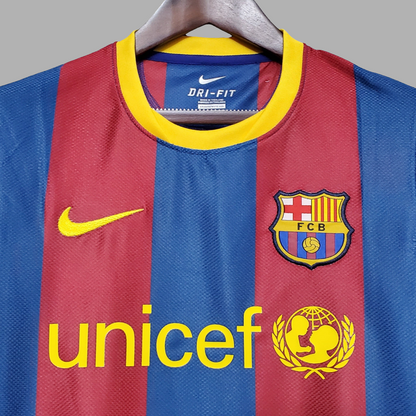 Retro Barcelona 10/11 home kit