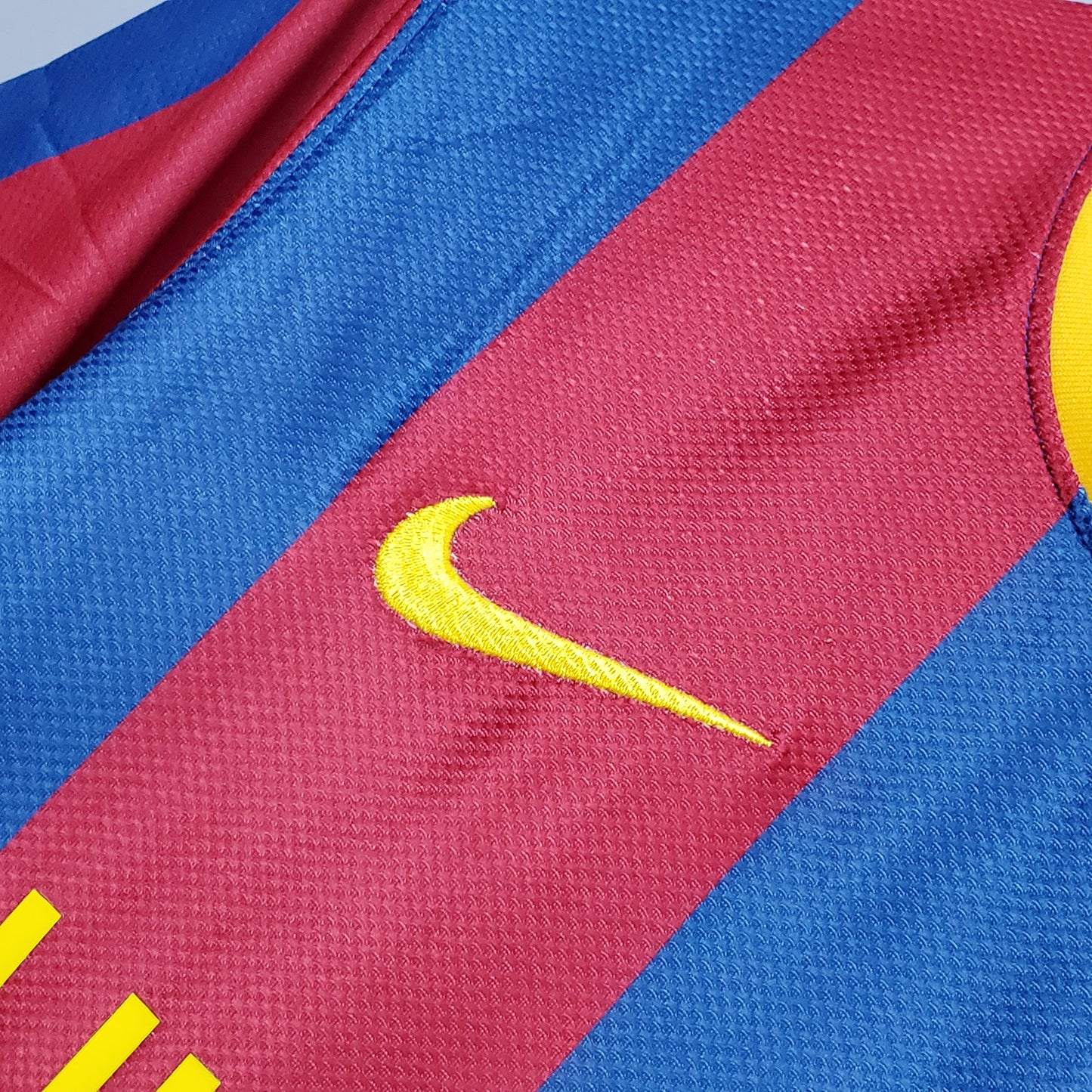 Retro Barcelona 10/11 home kit